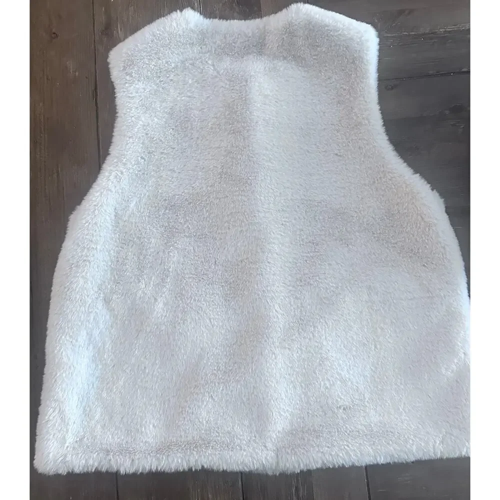 ZARA Girls Faux Fur Vest Cream Color - size 11-12